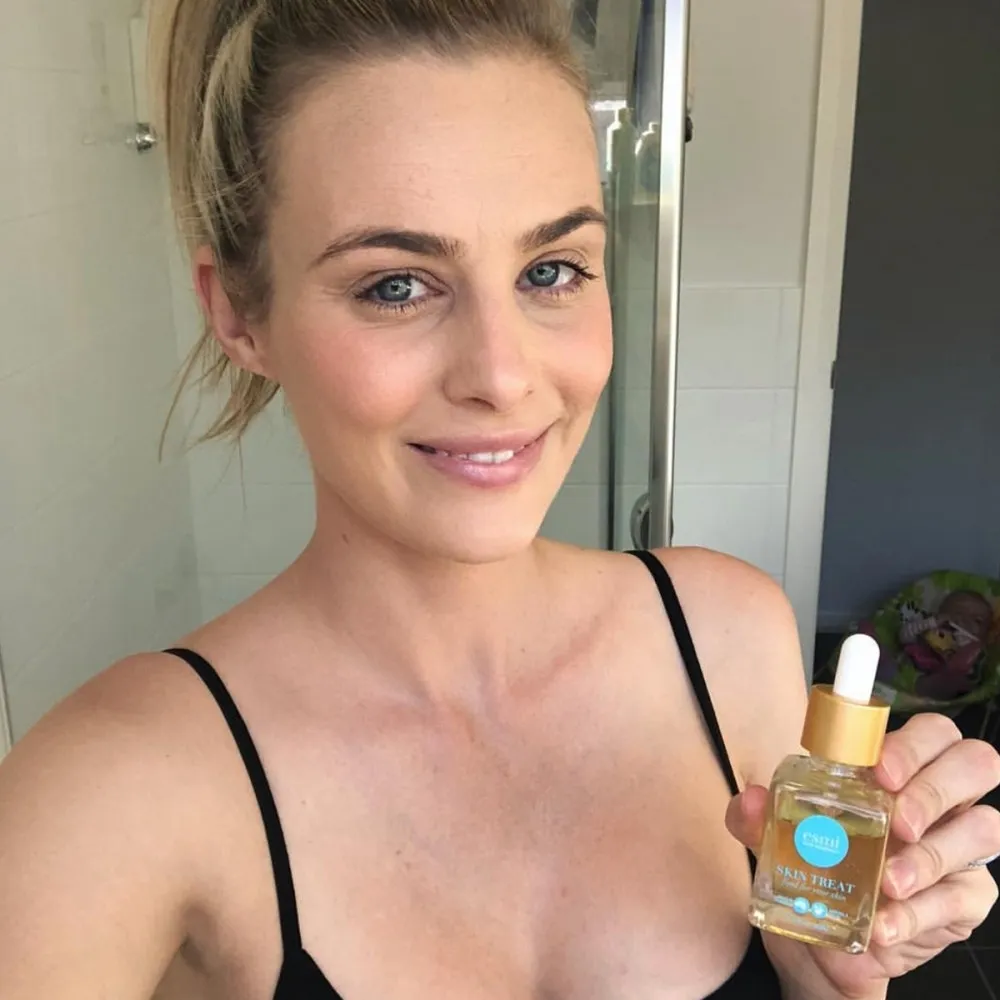 Esmi 24K Gold Nourishing Oil