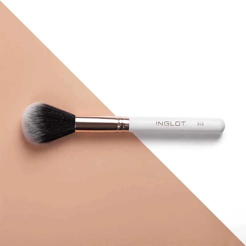 Inglot Playinn Soft Focus Complexion Makeup Brush 202