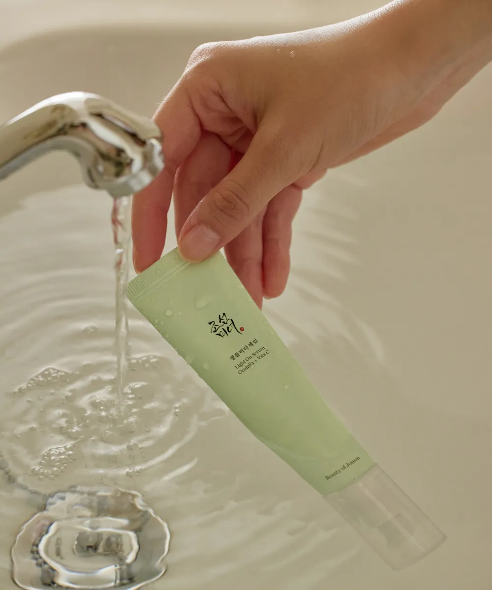 Light On Serum : Centella   Vita C