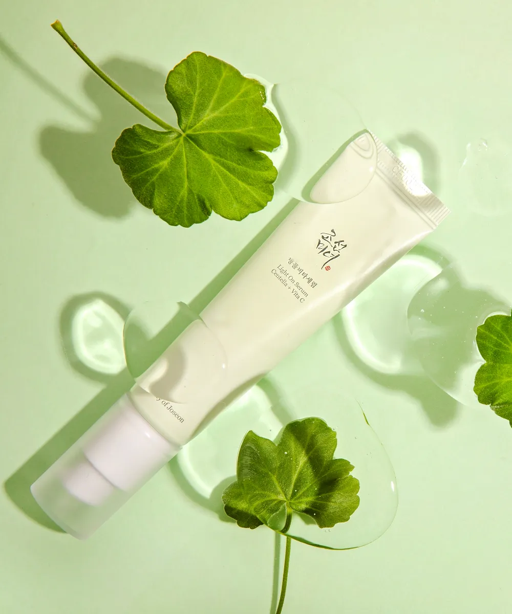 Light On Serum : Centella   Vita C