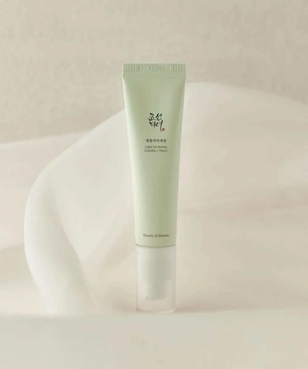 Light On Serum : Centella   Vita C