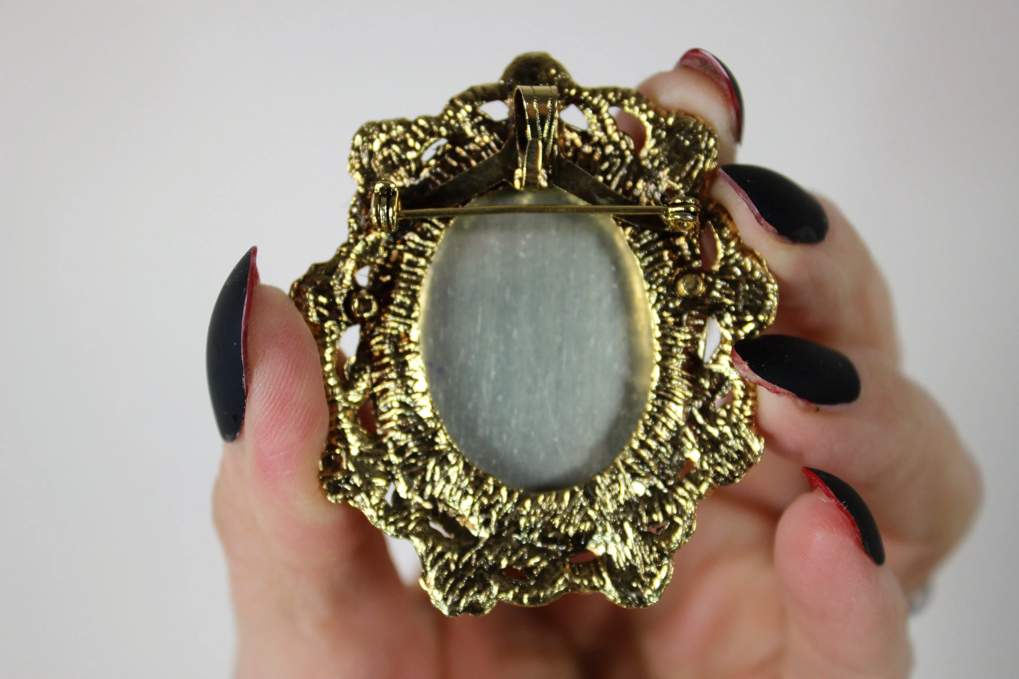 Vintage Antiqued Gold Tone Wreath with Floral Spray Brooch