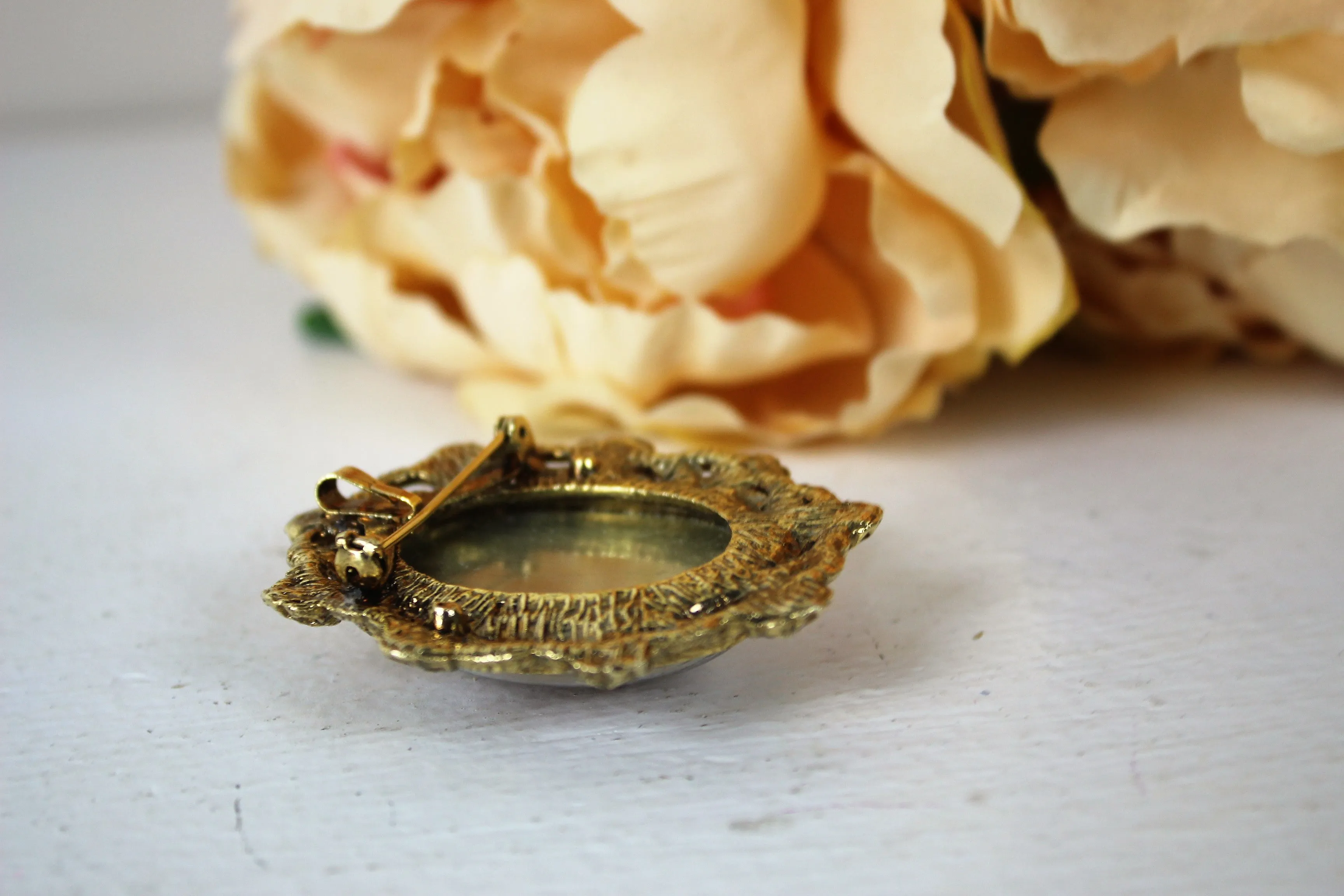 Vintage Antiqued Gold Tone Wreath with Floral Spray Brooch